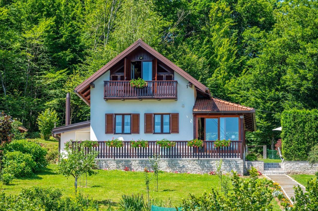 Holiday Home Mare Near River Karlovac Luaran gambar