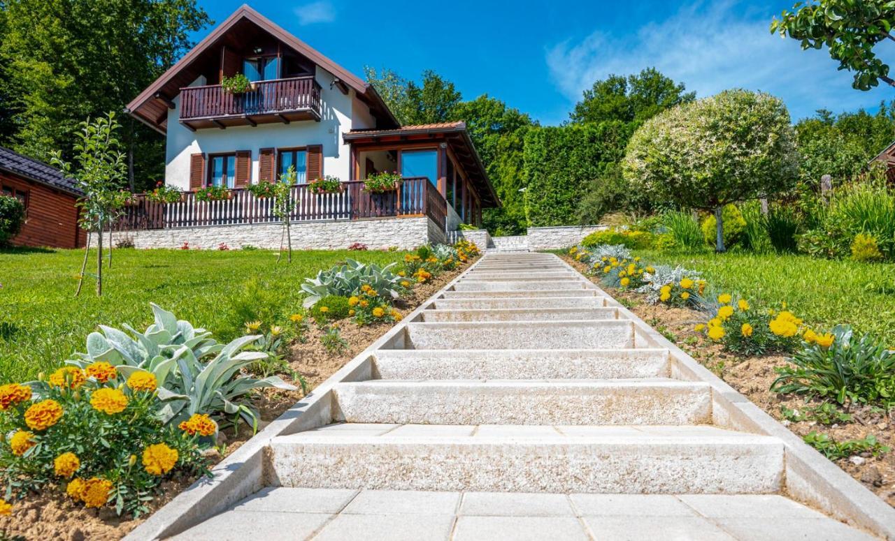 Holiday Home Mare Near River Karlovac Luaran gambar